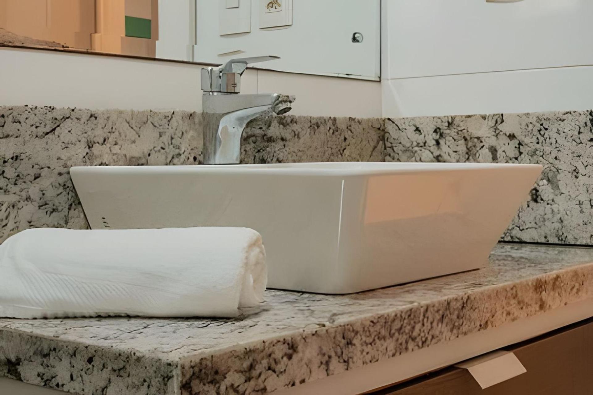Sobrado Com 5 Suite 1 Quarto Piscina Churraqueira Ar Ate 20 Hospede Foz do Iguaçu Zewnętrze zdjęcie